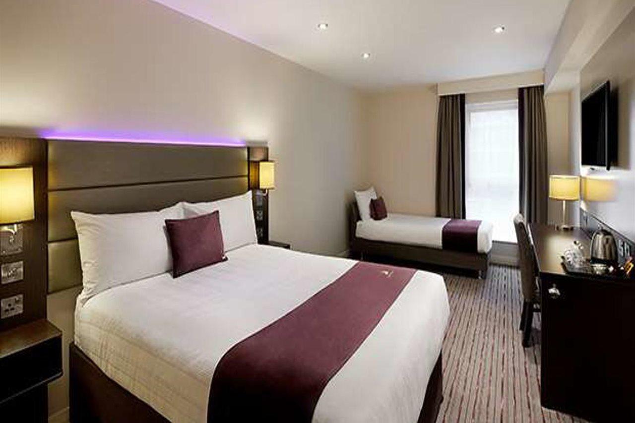 Premier Inn Watford Central Eksteriør bilde