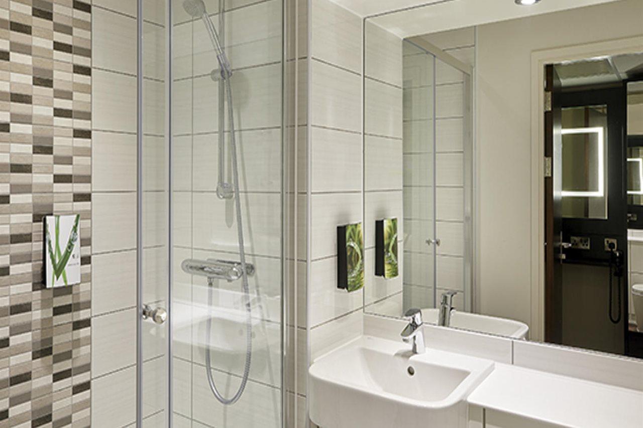 Premier Inn Watford Central Eksteriør bilde