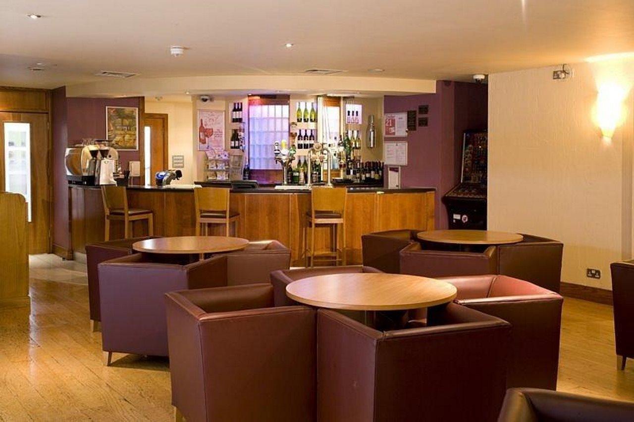 Premier Inn Watford Central Eksteriør bilde