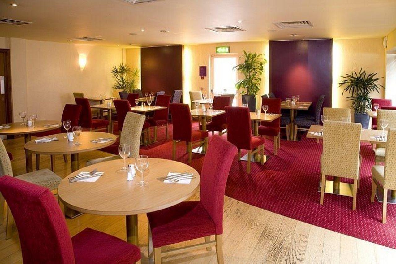 Premier Inn Watford Central Eksteriør bilde