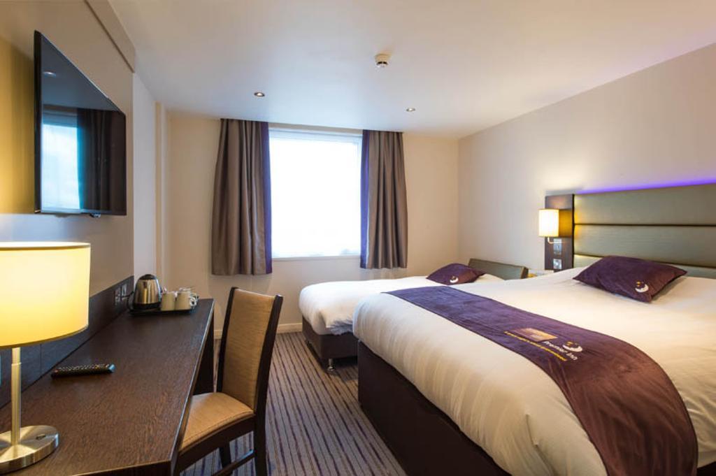 Premier Inn Watford Central Eksteriør bilde