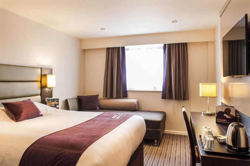Premier Inn Watford Central Eksteriør bilde
