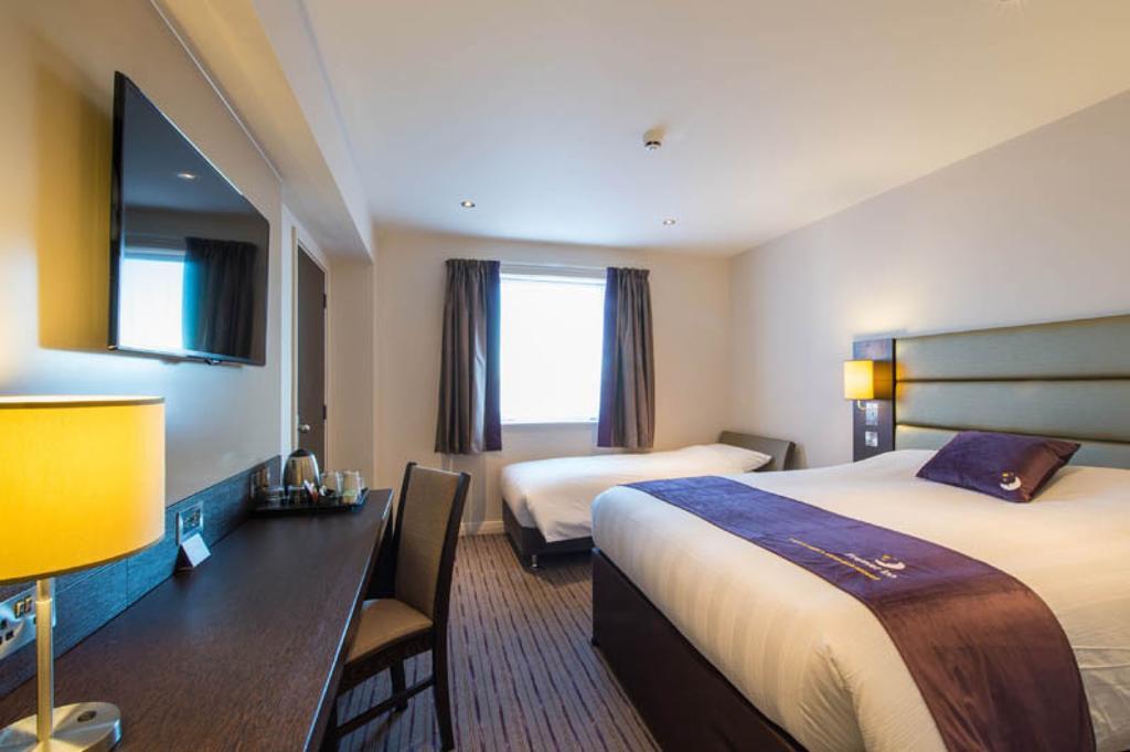 Premier Inn Watford Central Eksteriør bilde