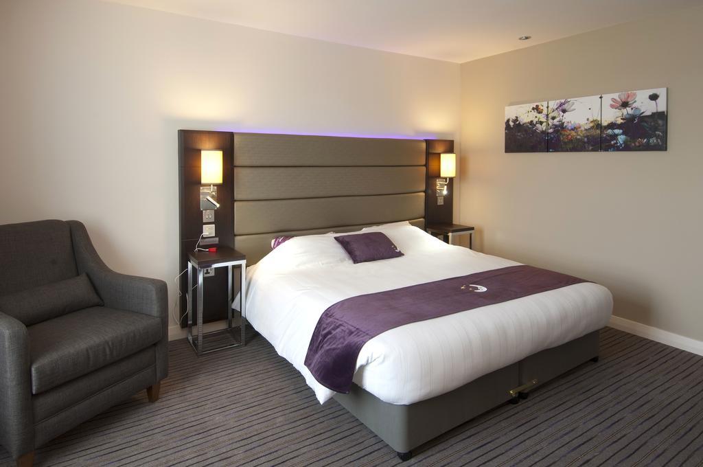 Premier Inn Watford Central Eksteriør bilde