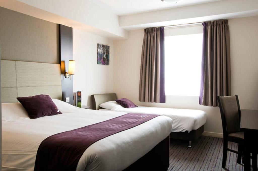 Premier Inn Watford Central Eksteriør bilde